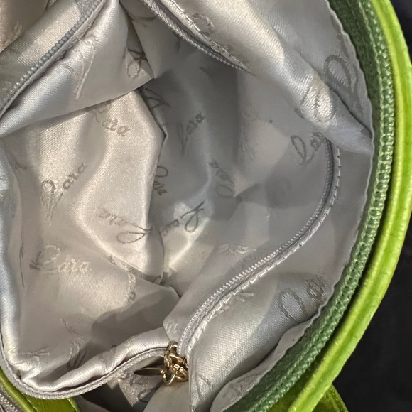 Lara Hand Bag - Gorgeous - Picture 9 of 13